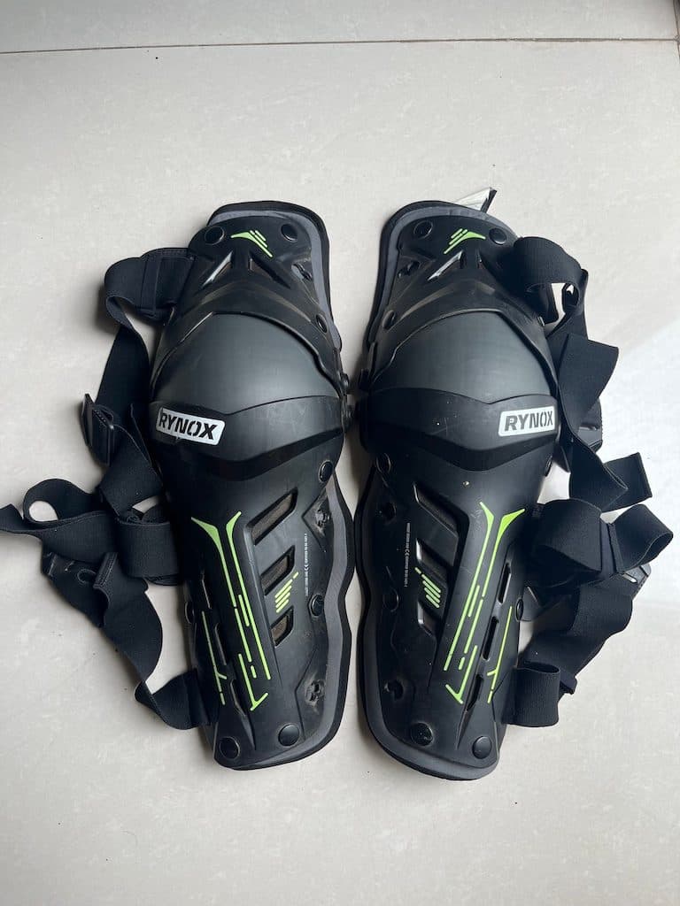 BASTION BIONIC KNEE GUARDS - image 1