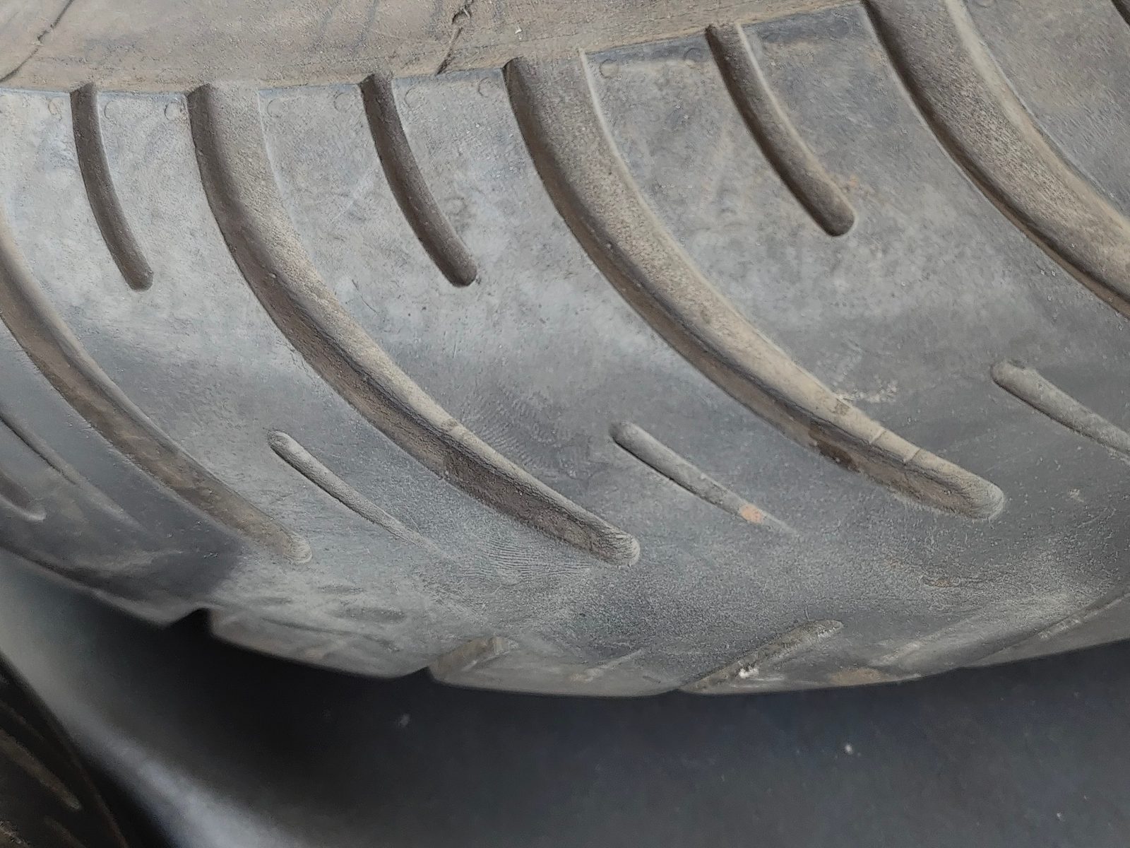 Bajaj avenger 220 MRF tyres front and rear  3