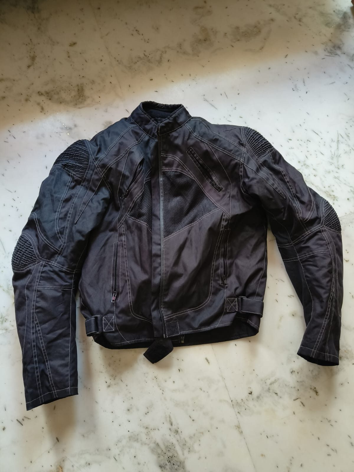 1 Waterproof jacket XL 3M / 1 Riding jacket XL / 1 Riding pants Venture - image 1