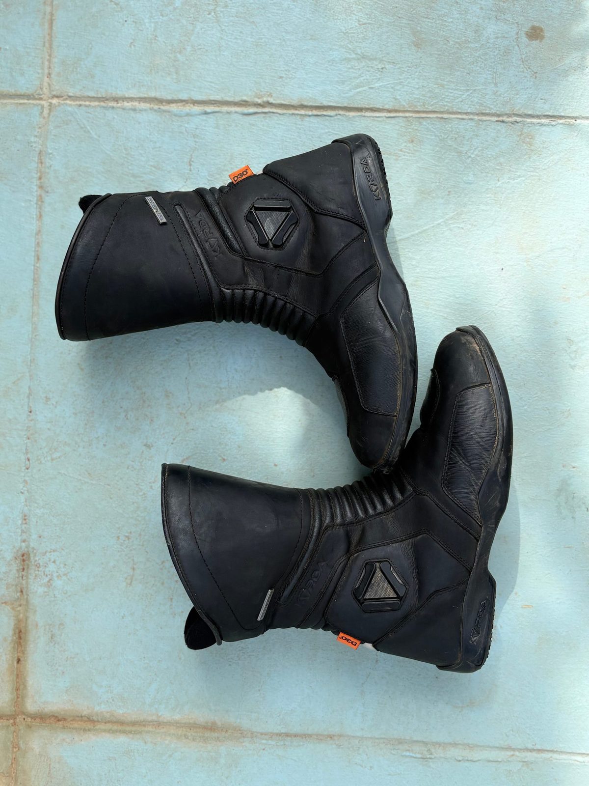 Korda boot touring master high with d30 black.  2