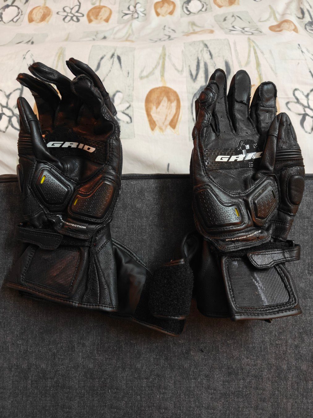 Full gauntlet gloves  2