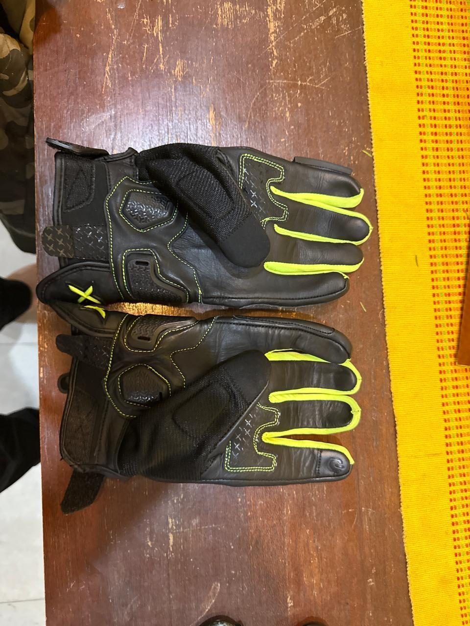 Axor Viper Riding Gloves 2